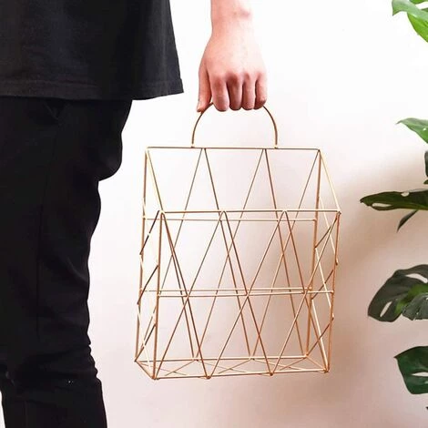 AOUGO Panier à Journaux Sur Pied Avec Poignée Pour Suspendre Le Mur - Élégant Porte-Magazines En Métal Pour Salle De Bain Ou Bureau - Doré 6 AOUGO Panier à Journaux Sur Pied Avec Poignée Pour Suspendre Le Mur - Élégant Porte-Magazines En Métal Pour Salle De Bain Ou Bureau - Doré – Image 4