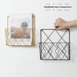 QERSTA Porte Revues Suspendu Porte Magazine Metal, Porte-journaux Panier à Journaux Porte Revue Mural Avec 2 Crochets Pour Magazines, Livres Et Documents De Bureau (Noir) -Petit rangement Soldes Magasin 67509293 4