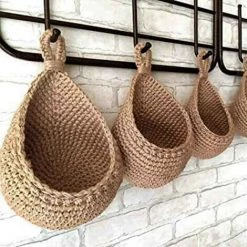 FUIENKO Panier De Rangement En Jute Pour Pommes De Terre Et Oignons, Pour Garde-manger, Décor De Cuisine Bohème, Paniers à Fruits Suspendus Pour La Cuisine, Offre Spéciale,Rouge 11 FUIENKO Panier De Rangement En Jute Pour Pommes De Terre Et Oignons, Pour Garde-manger, Décor De Cuisine Bohème, Paniers à Fruits Suspendus Pour La Cuisine, Offre Spéciale,Rouge -Petit rangement Soldes Magasin 68623876 5